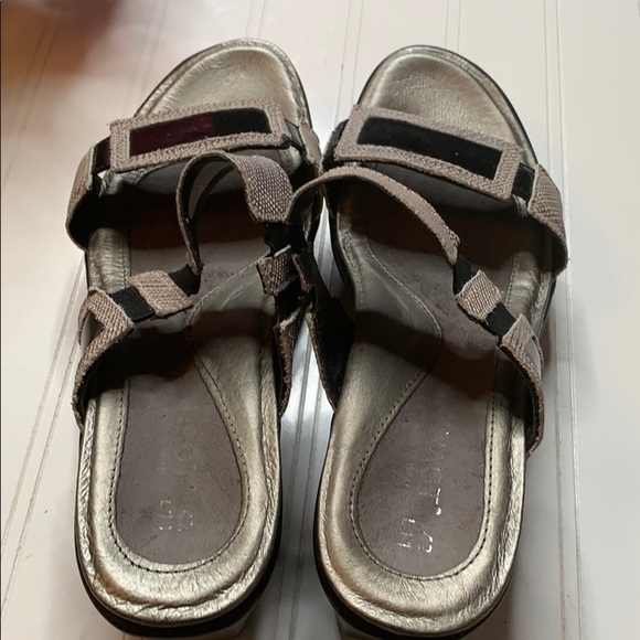 NAOT Treasures Gray Patent wedge Sandal Sz 42. BLW1039 - Picture 5 of 8